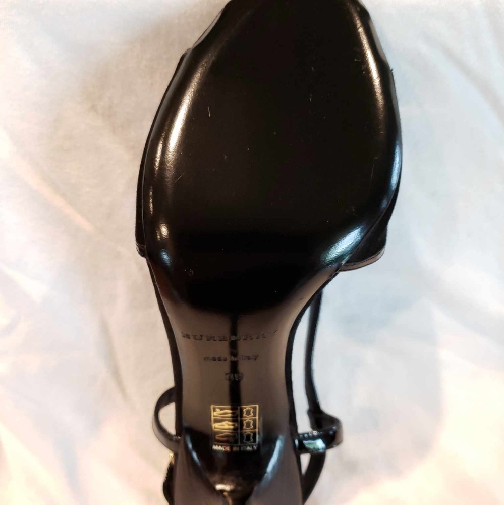 Authentic Burberry Brandyner Sandals - Picture 3 of 8